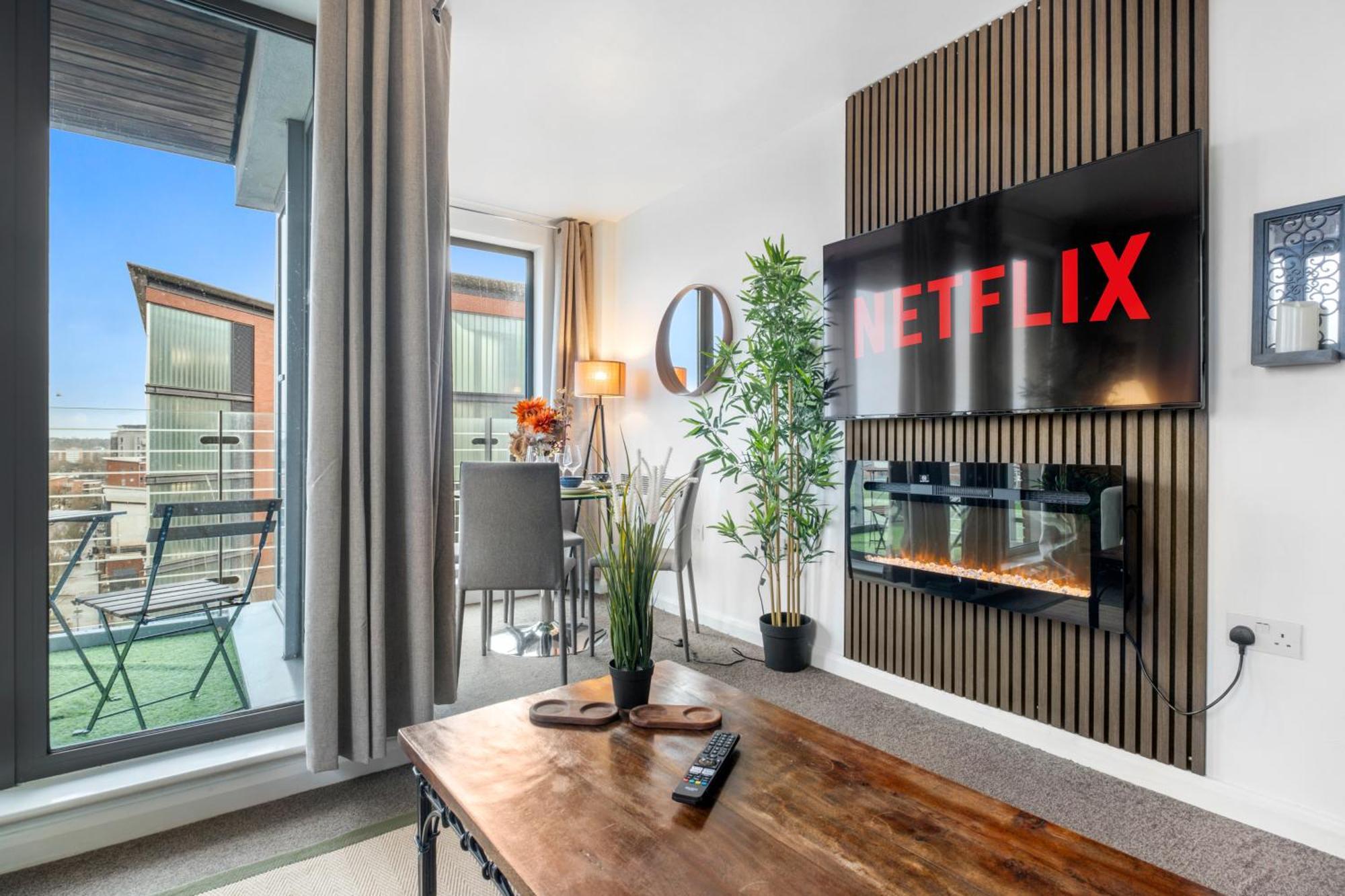 Orient - Netflix, Free Parking, Balcony, View Apartment Birmingham